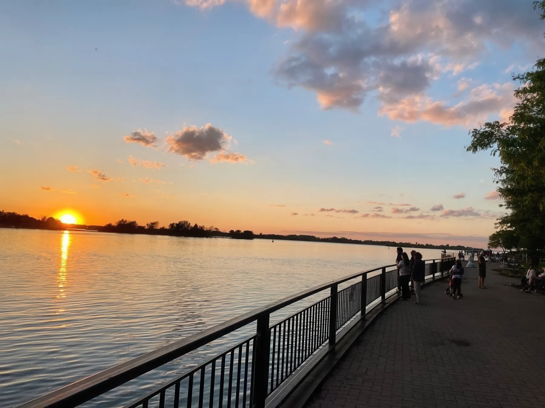 Limo Rides in Amherstburg – Book Today